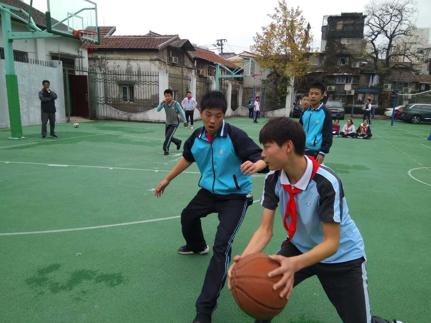 激战篮球场（孙爱娟）.jpg